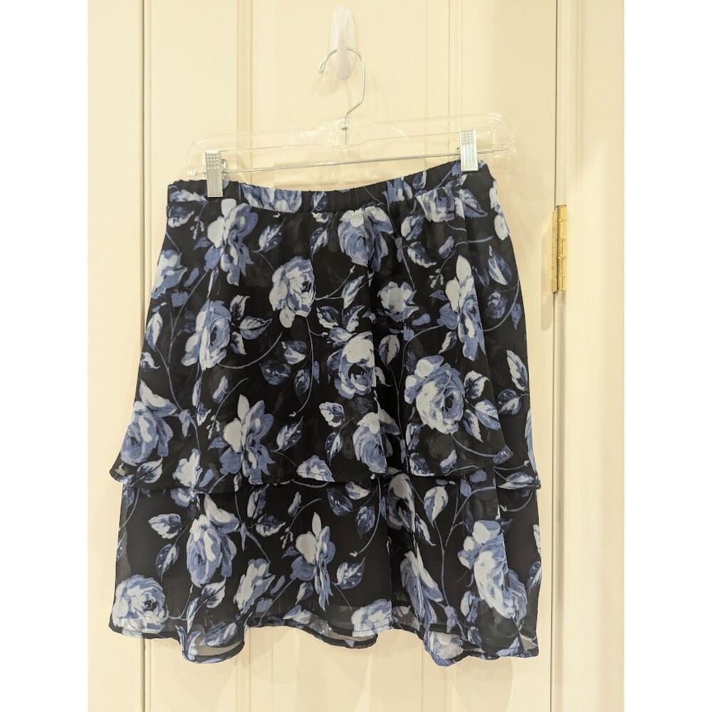 A New Day black and blue floral skirt Large tiered lightweight and lined office